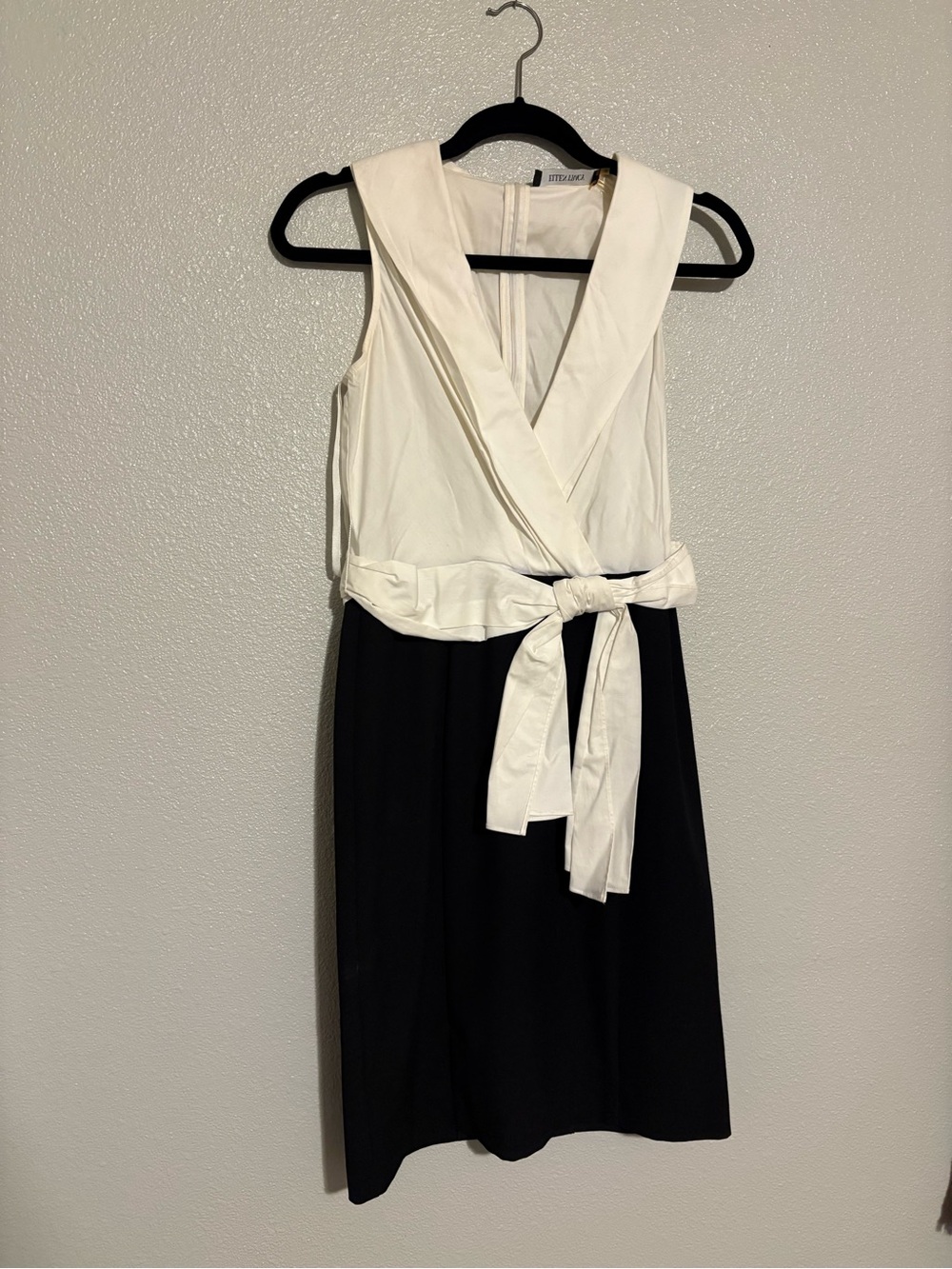 Ellen Tracy Sleeveless Black and White Wrap Poplin Dress